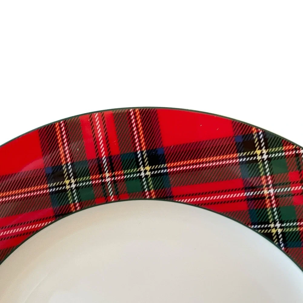 Mikasa TARTAN RED Christmas Dinner Plates 11